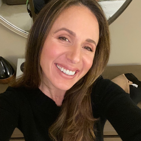 Meet your Posher, Beth - Picture 4 of 6